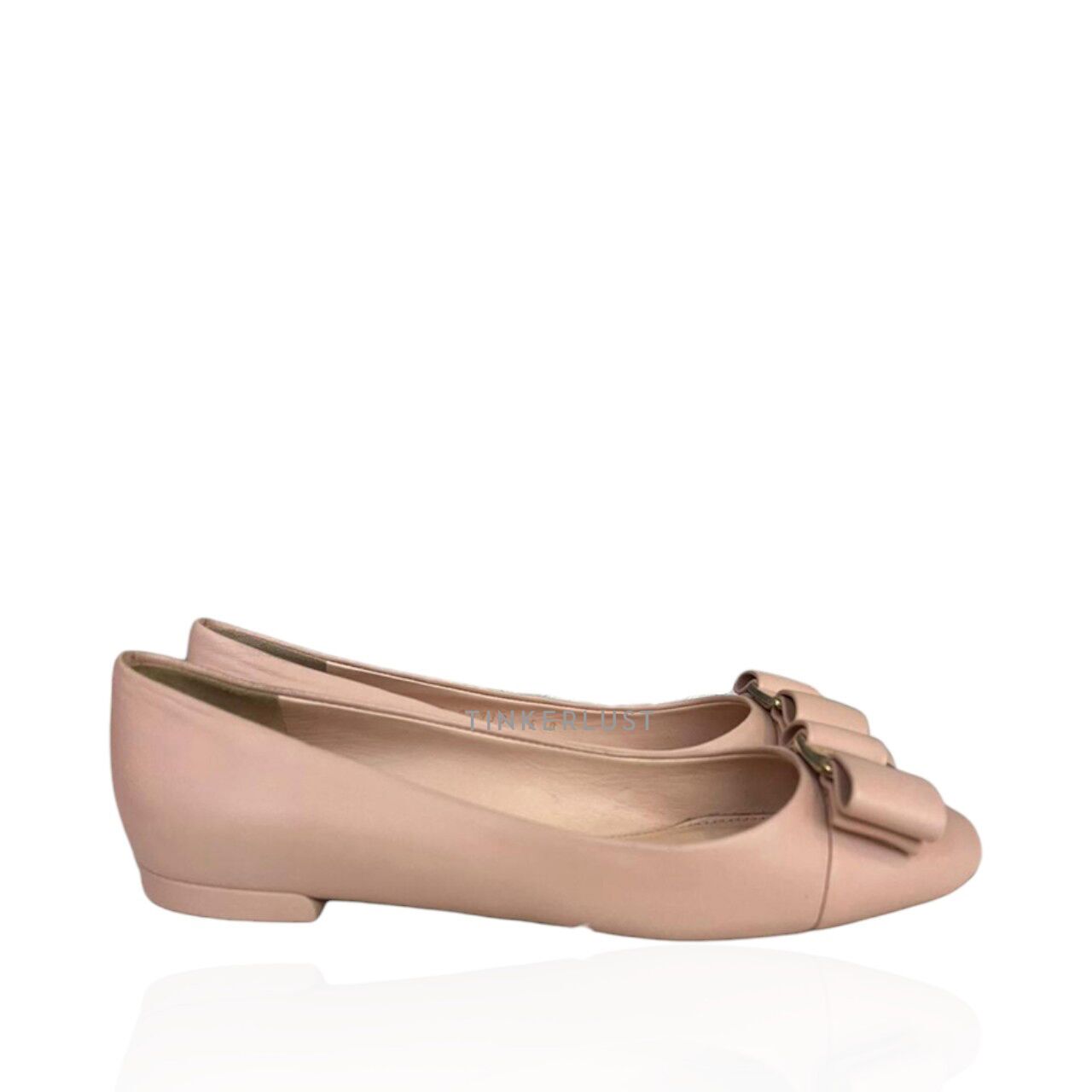 sepatu flats Salvatore Ferragamo Varina Bon Bon Pink Nappa Calfskin Flats Tinkerlust